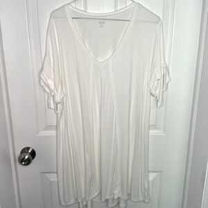 NWOT a.n.a. Short Sleeve Tunic Top